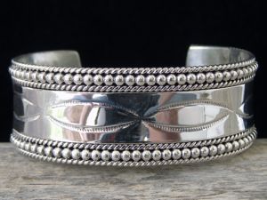 Tahe Family Sterling Bracelet size 6 3/8